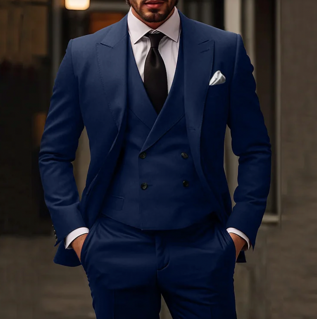 Costume homme 3 pièces ajusté avec blazer, gilet et pantalon