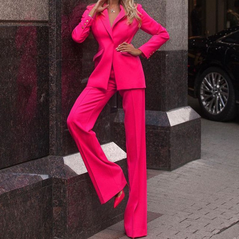Ensemble tailleur ajusté, blazer et pantalon