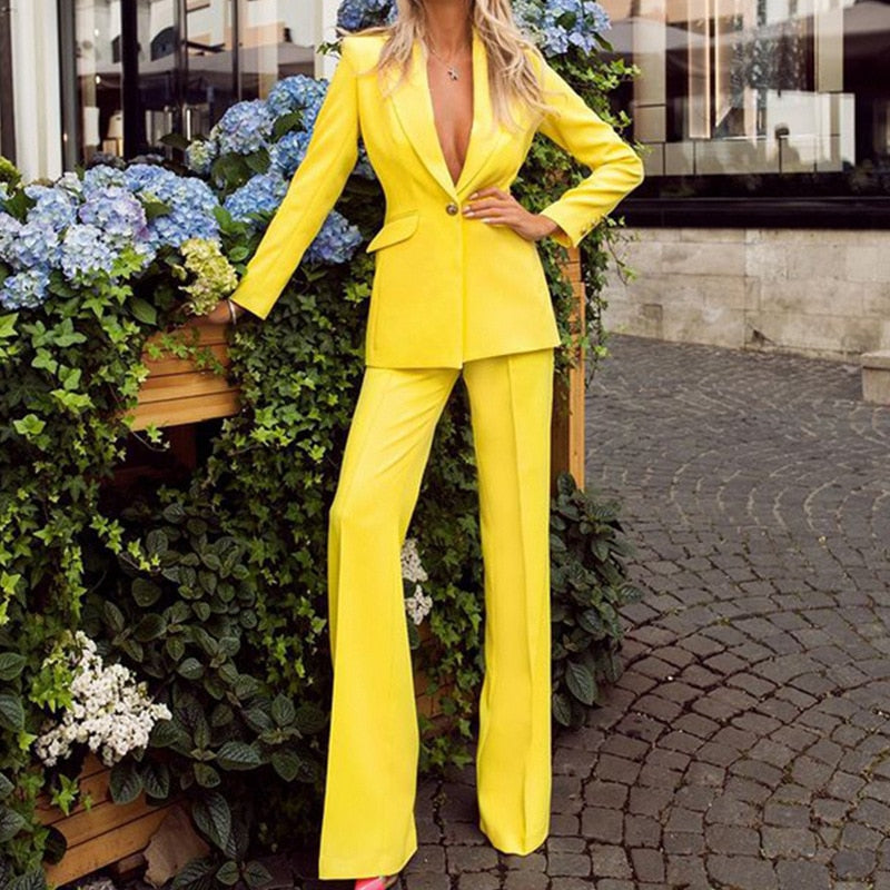 Ensemble tailleur ajusté, blazer et pantalon