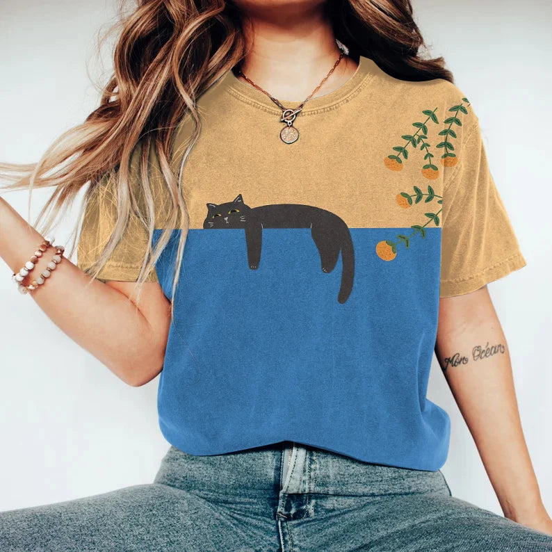 T-shirt Femme Design graphique chat noir et fleurs lumineuses