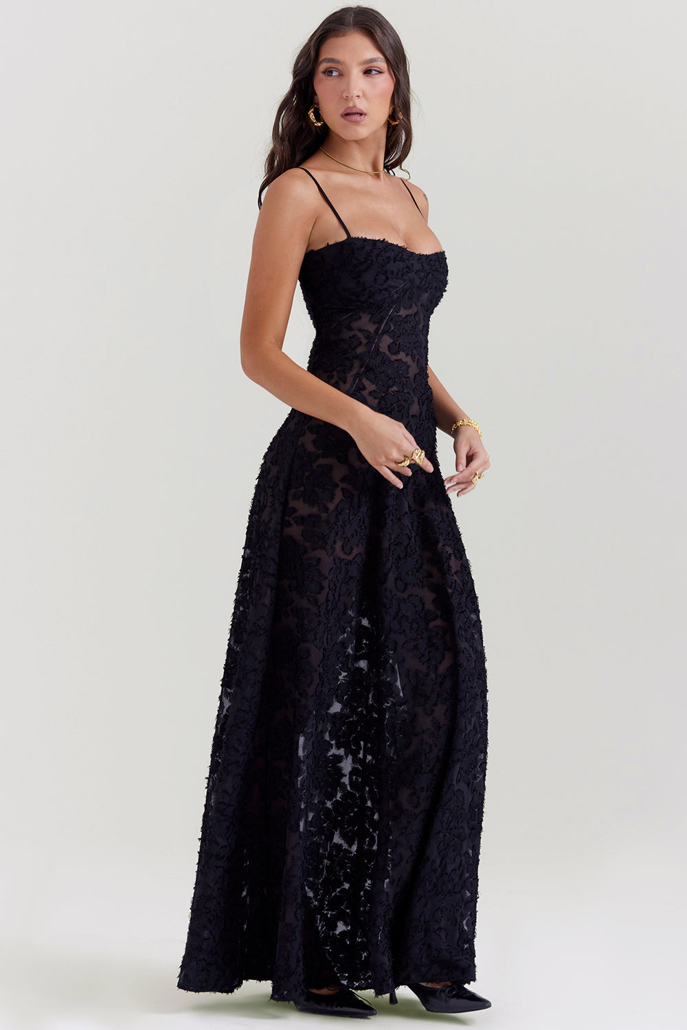 Robe longue fluide brodée dos nu été