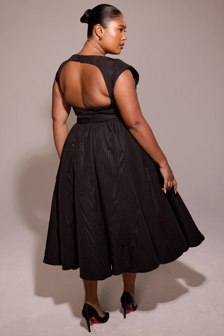 Robe structurée avec encolure bateau | Élise