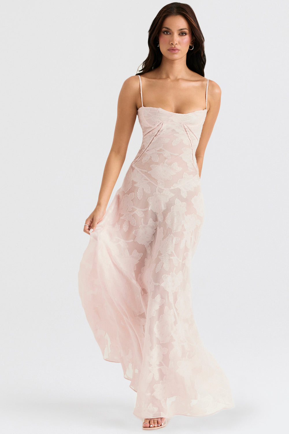 Robe longue fluide brodée dos nu été