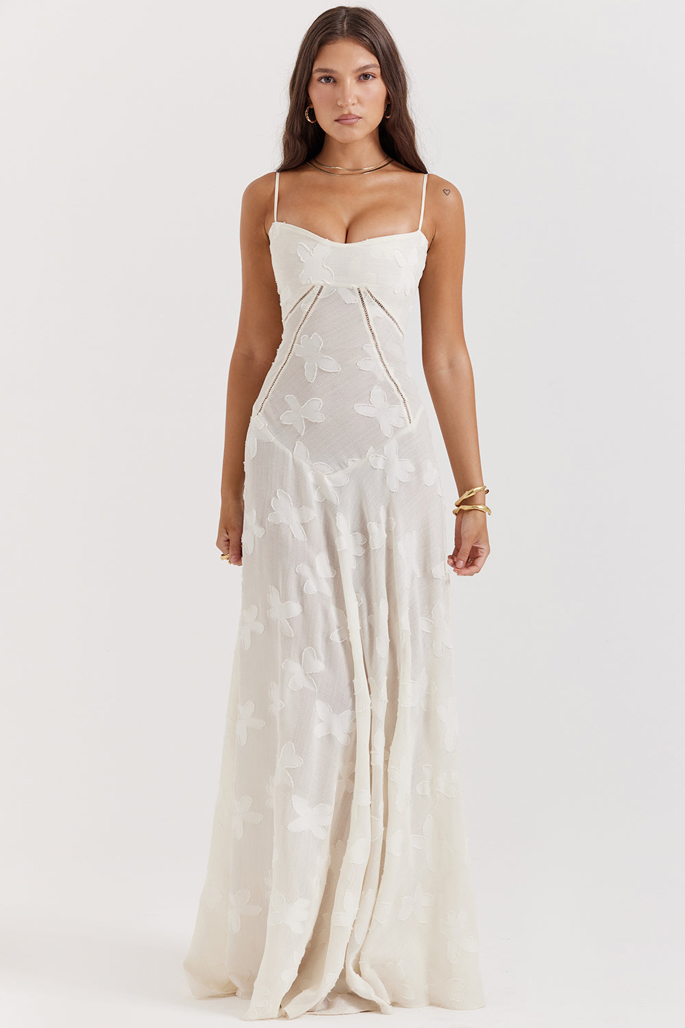 Robe longue fluide brodée dos nu été