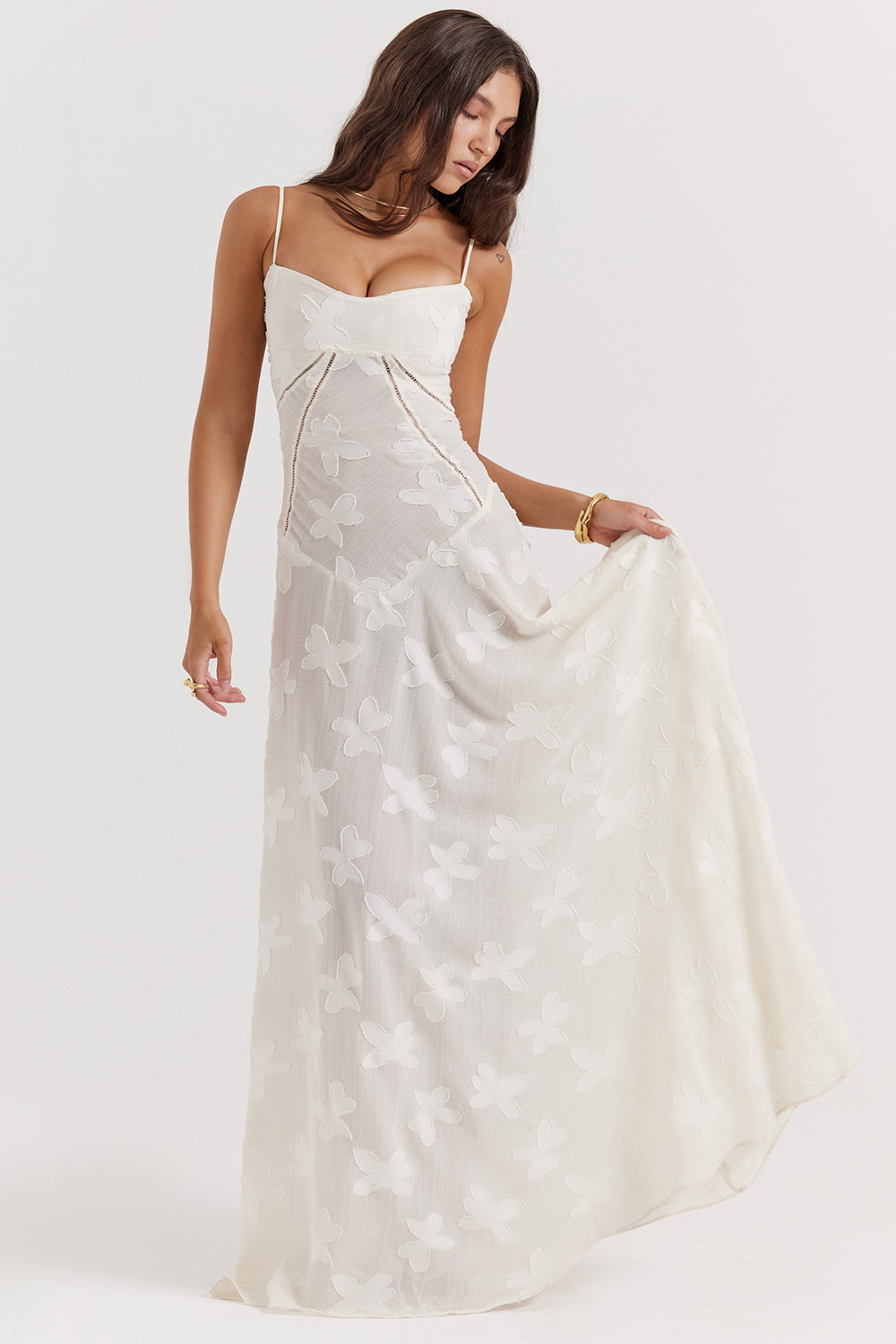 Robe longue fluide brodée dos nu été