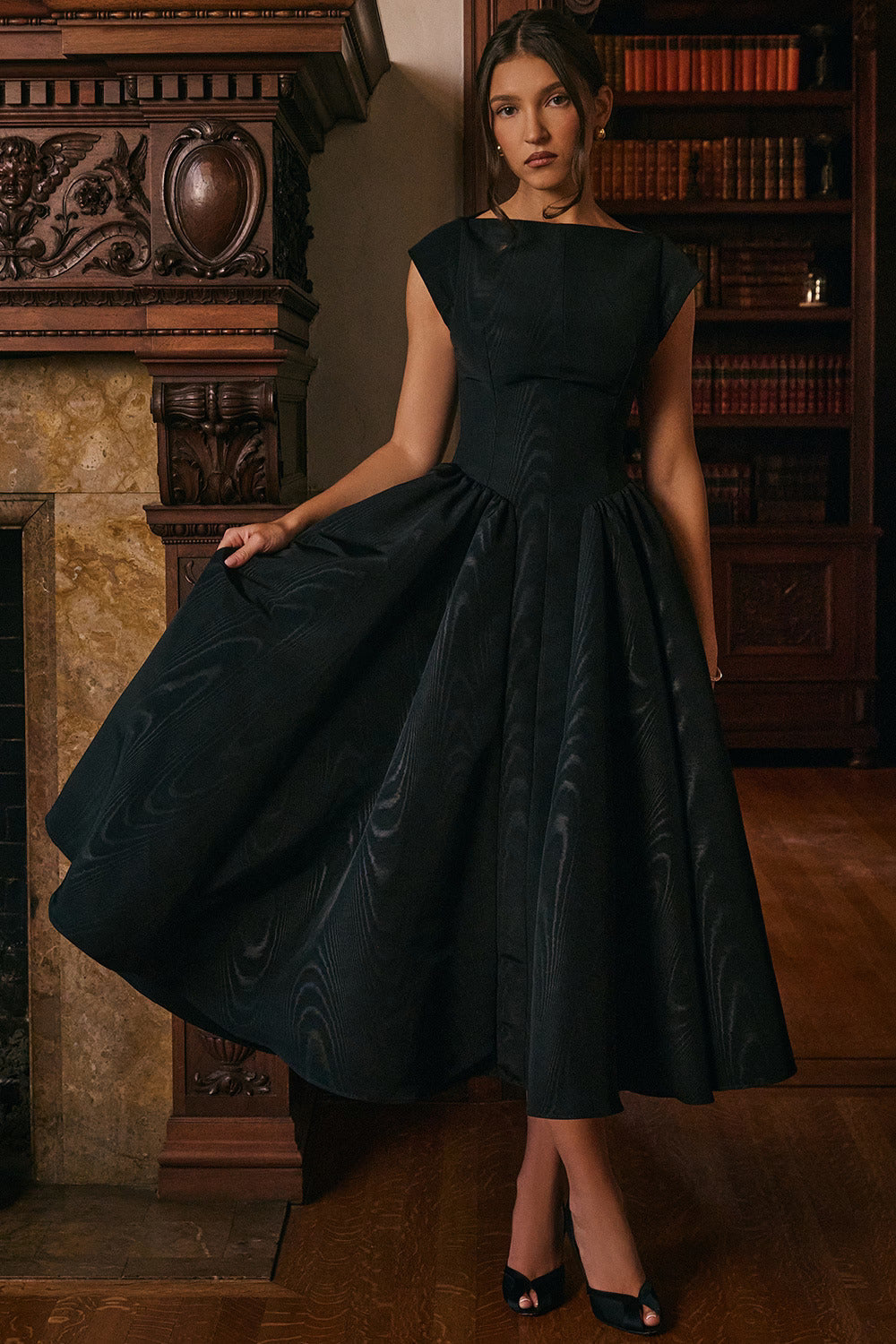 Robe structurée avec encolure bateau | Élise