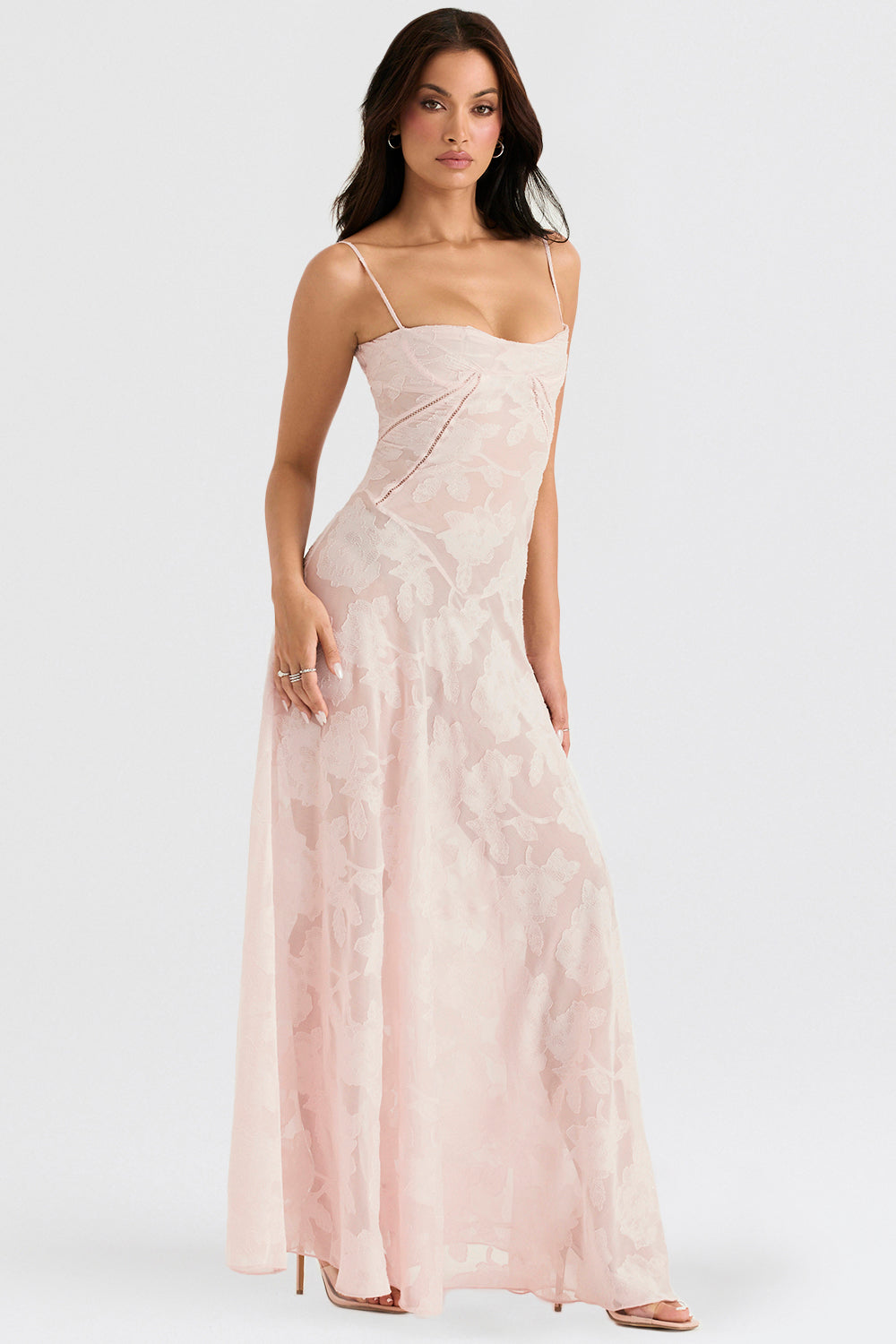 Robe longue fluide brodée dos nu été