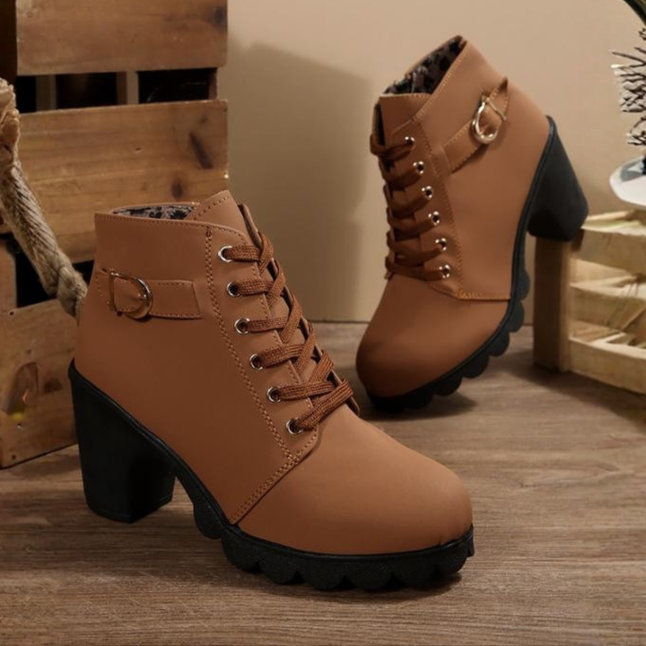 Bottines Chunky Élégantes à Lacets avec Boucle Métallique | Sheila