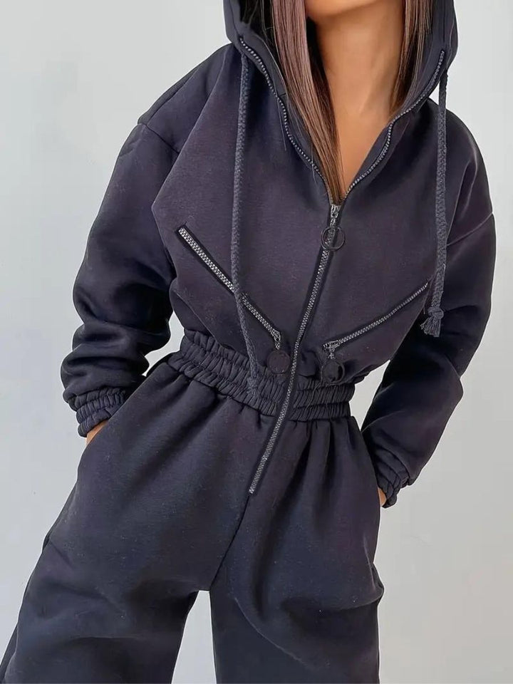 Combinaison ajustée zippée au style polyvalent