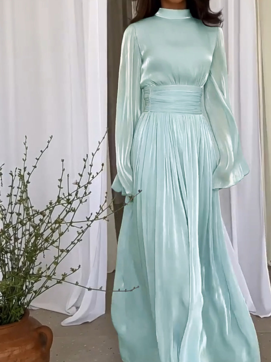 Robe maxi fluide à plis et ceinture