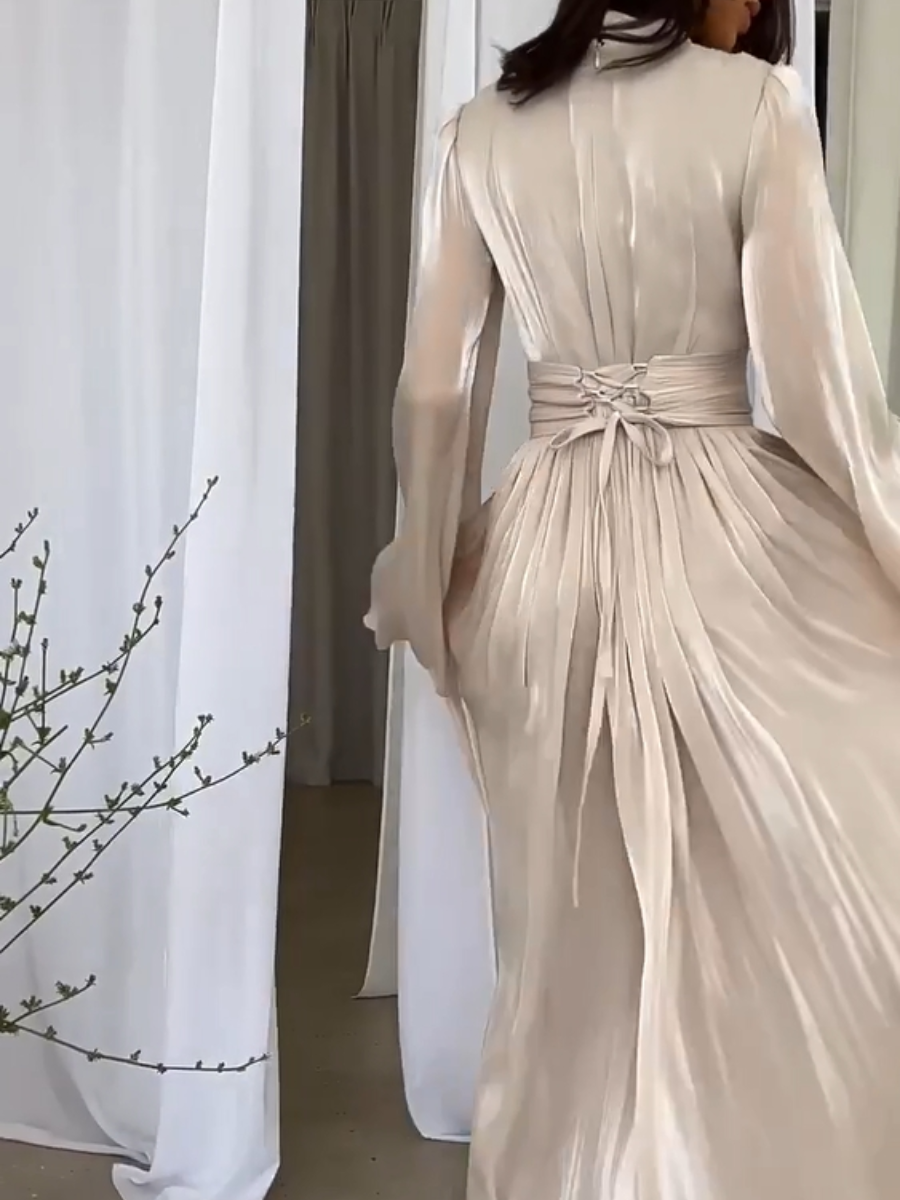 Robe maxi fluide à plis et ceinture