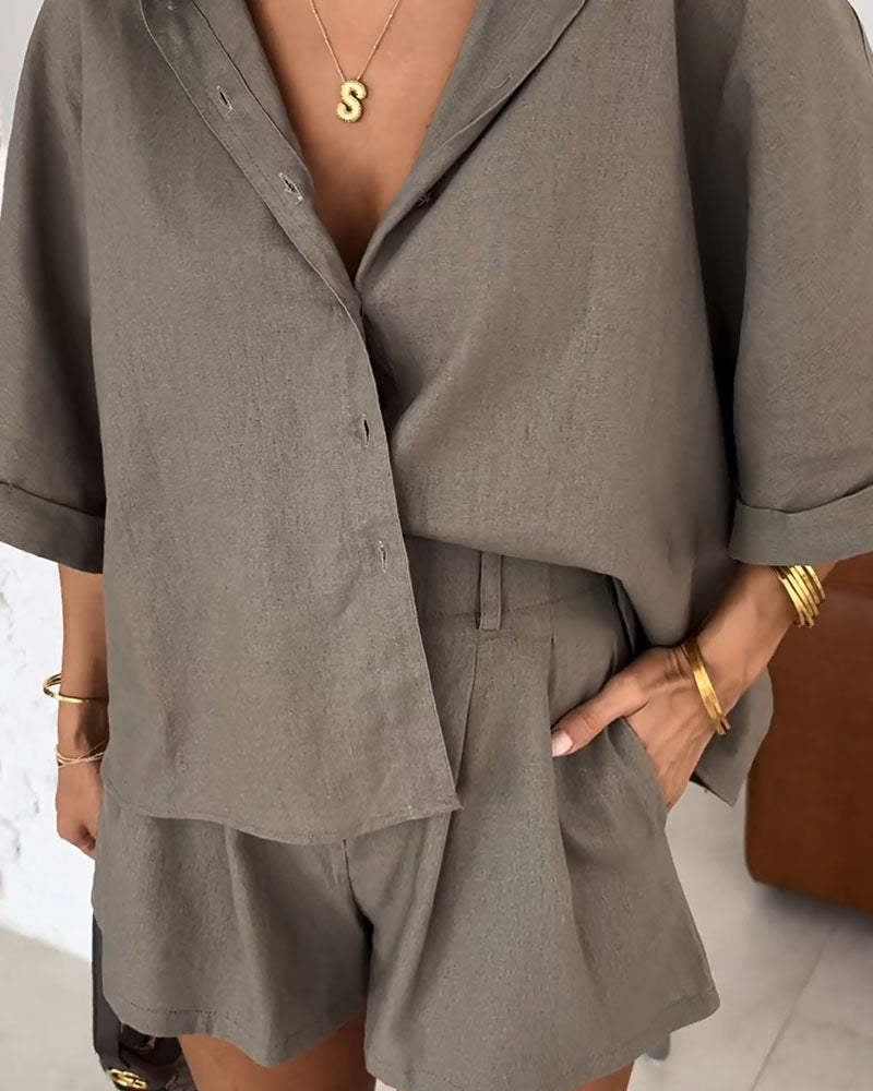 Ensemble blouse fluide et short décontracté