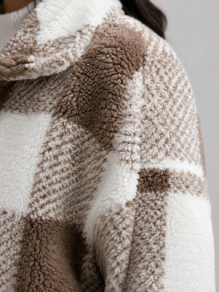 Corianne | Veste Sherpa Carreaux Boutonnée pour Femme