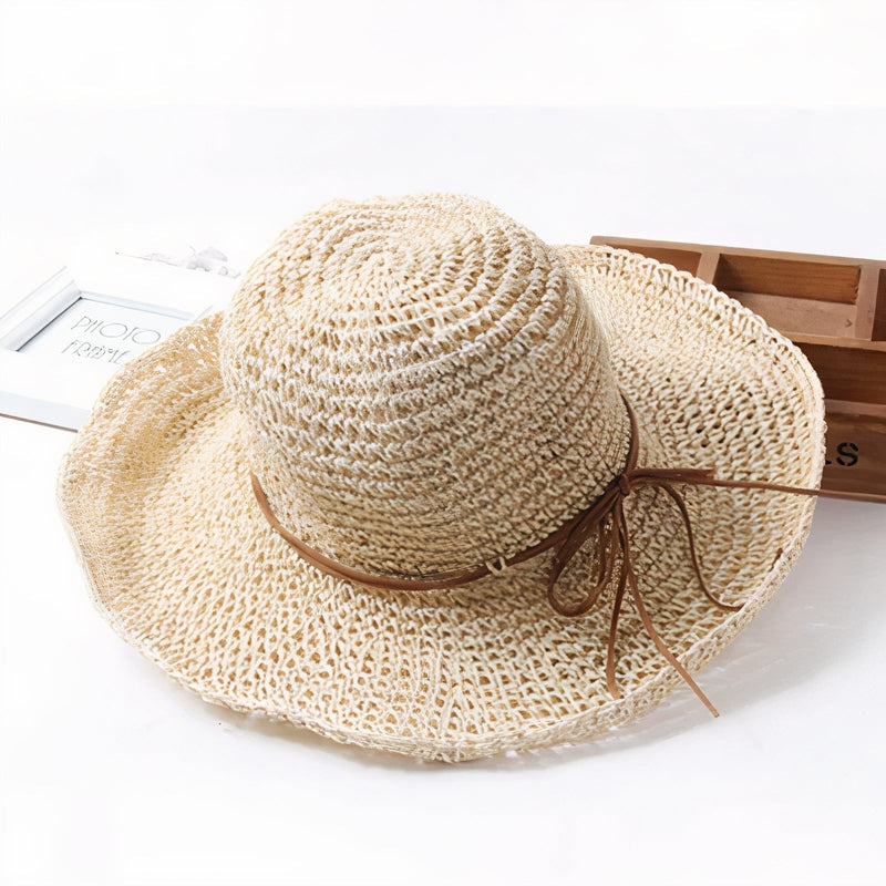 Chapeau de paille large bord pliable