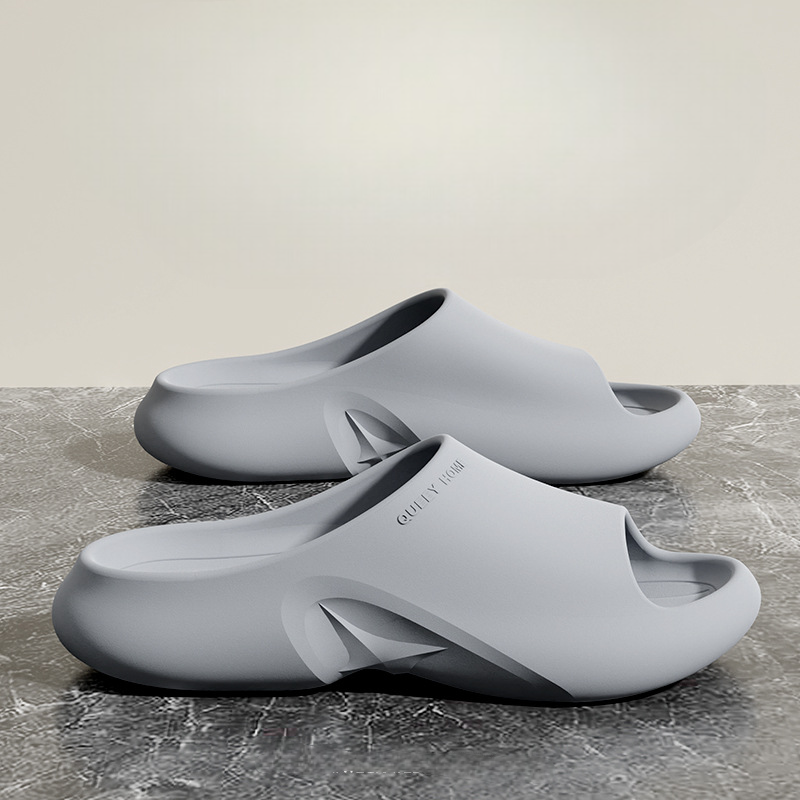 Claquettes minimalistes moulées pour homme | Nikaro
