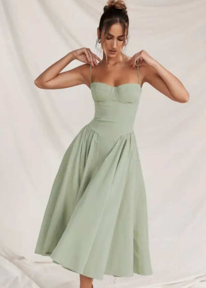 Robe midi fluide épaules dénudées élégante
