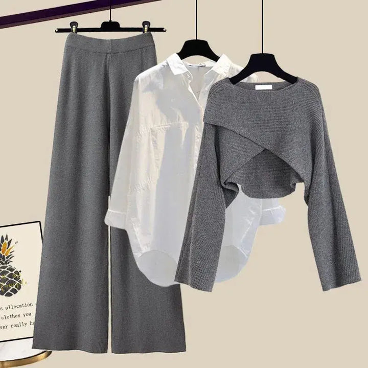 Ensemble pantalon fluide, blouse élégante et pull léger