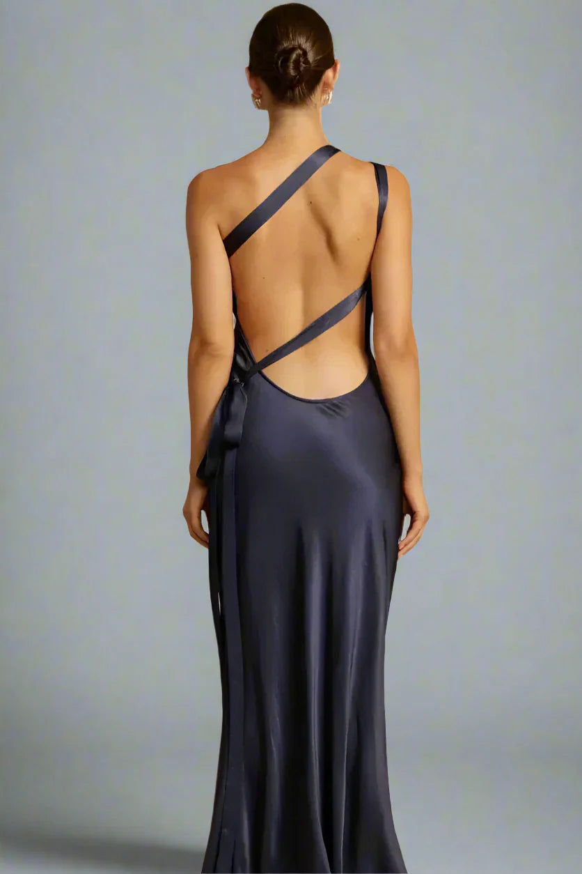 Robe asymétrique fluide soirée élégante