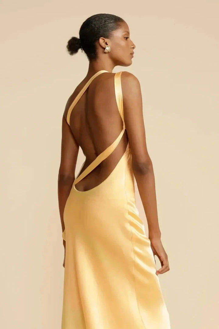 Robe asymétrique fluide soirée élégante