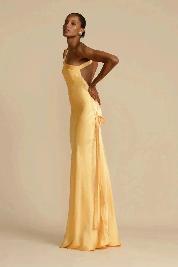 Robe asymétrique fluide soirée élégante