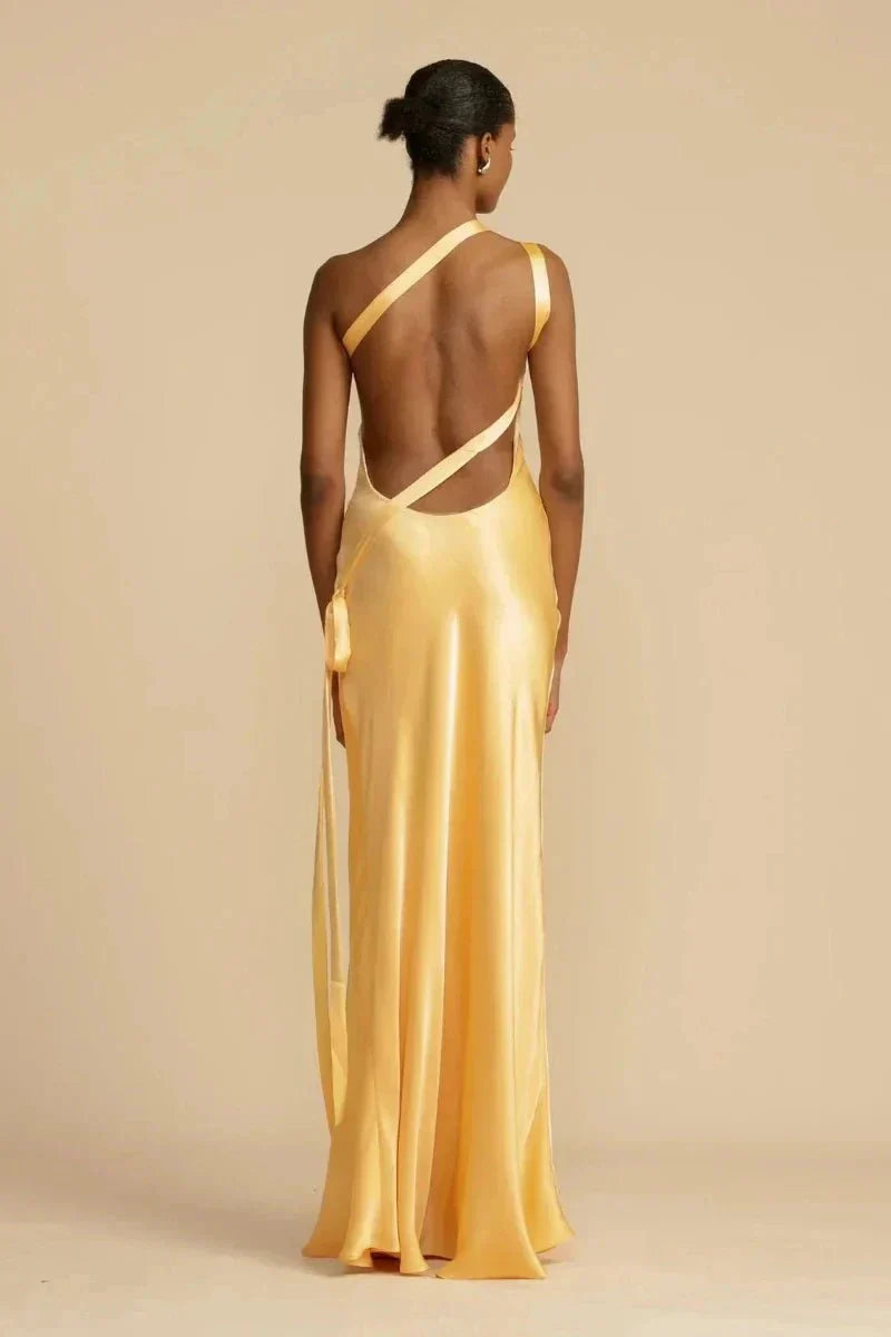 Robe asymétrique fluide soirée élégante