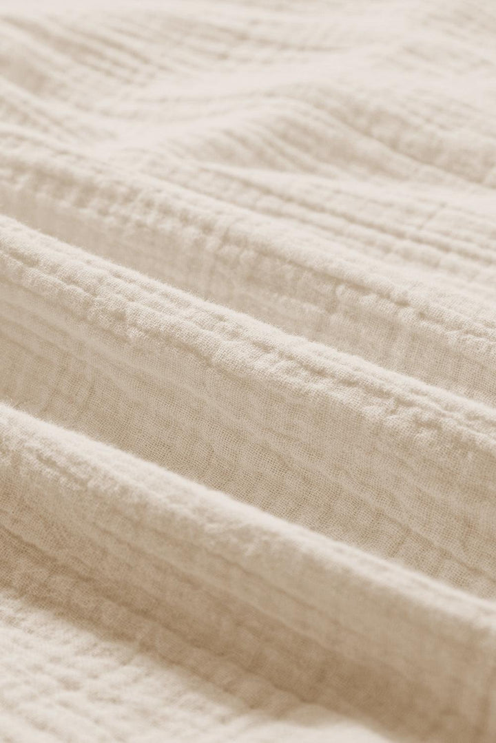 Robe courte fluide à dentelle élégante