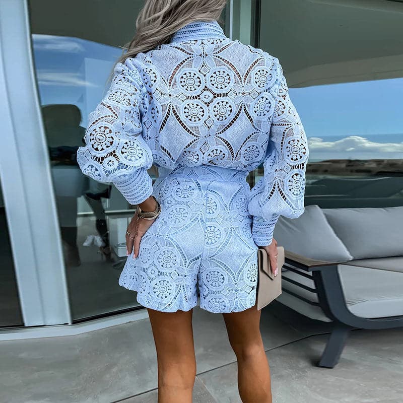 Ensemble brodé en coton, top ajusté et short taille haute