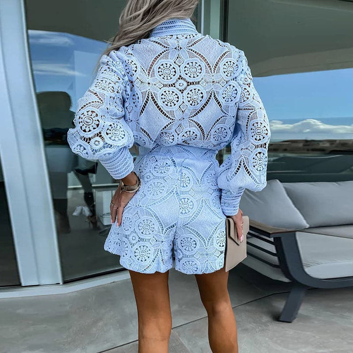 Ensemble brodé en coton, top ajusté et short taille haute