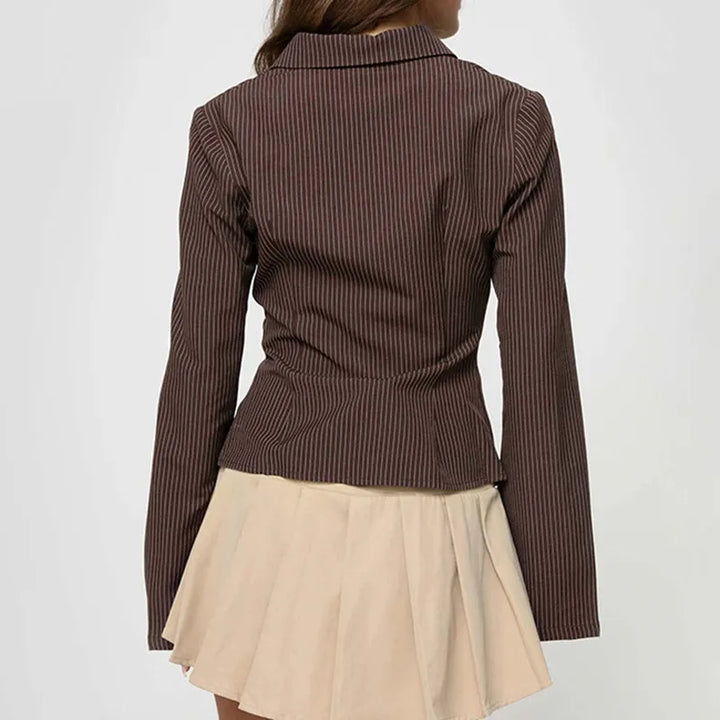 Blouse fluide slim-fit manches évasées vintage