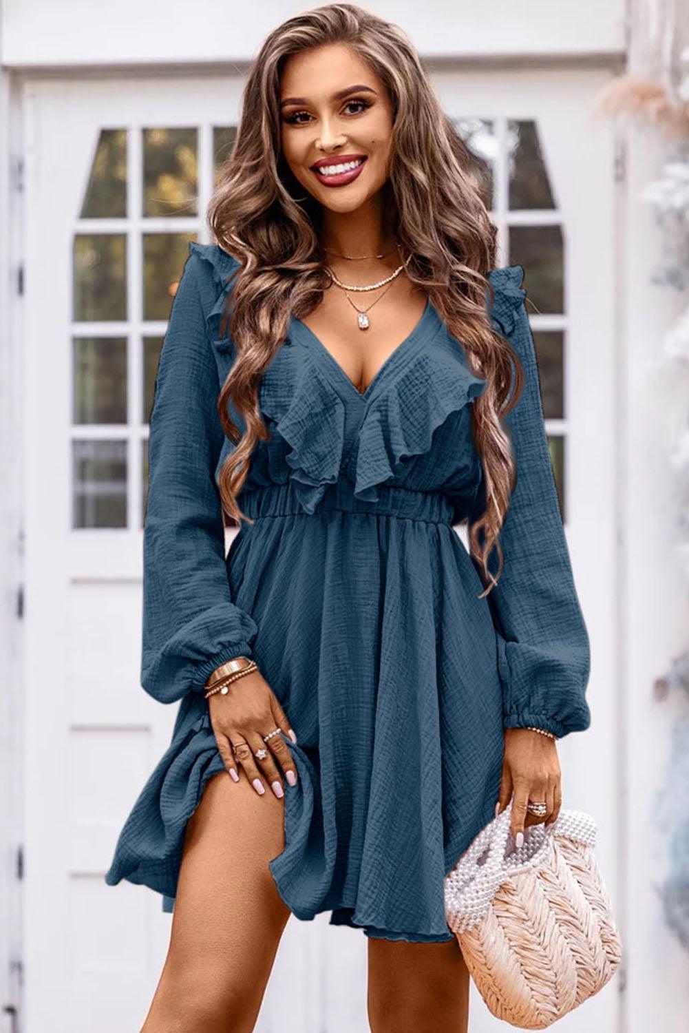 Robe courte fluide col V élégante