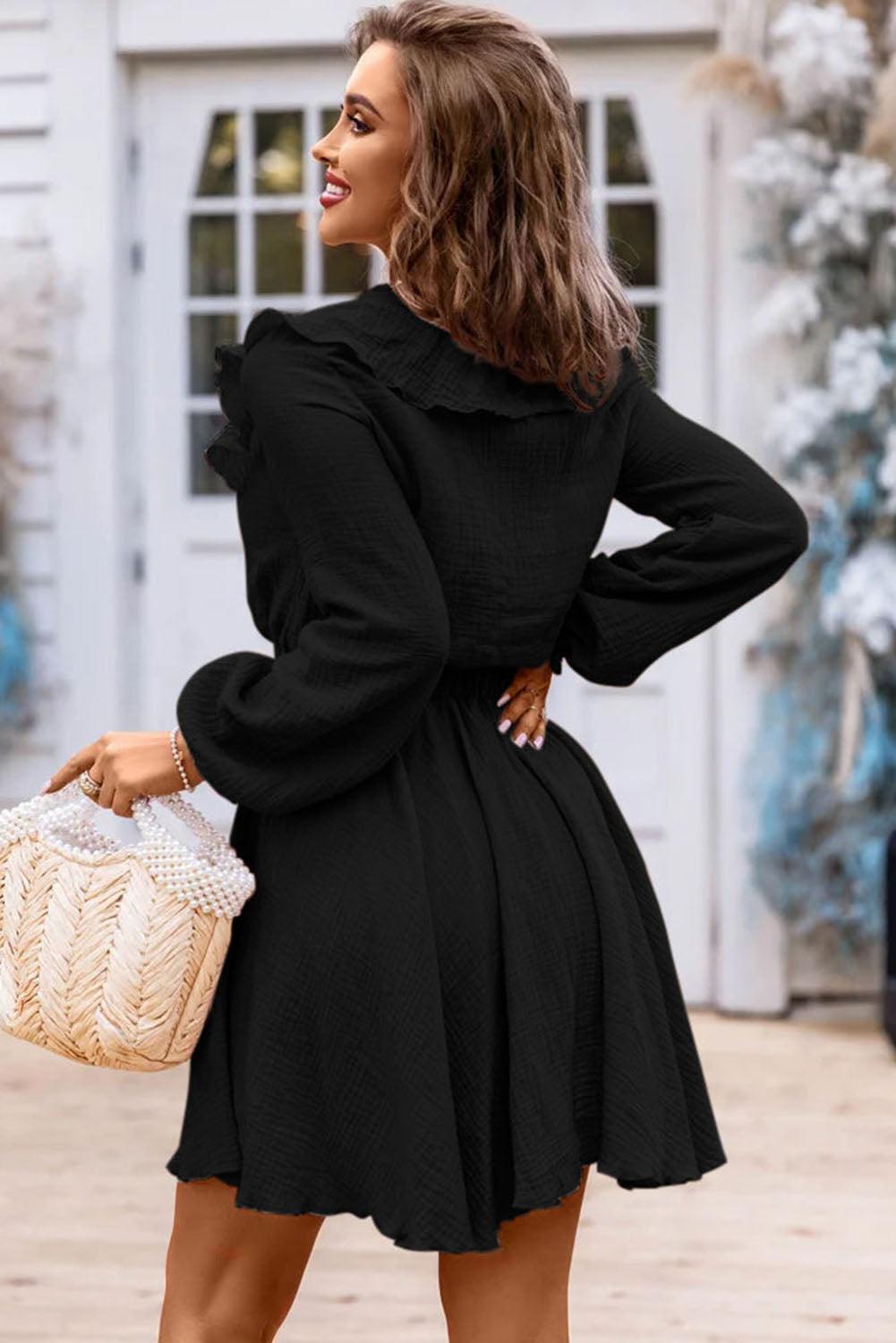 Robe courte fluide col V élégante