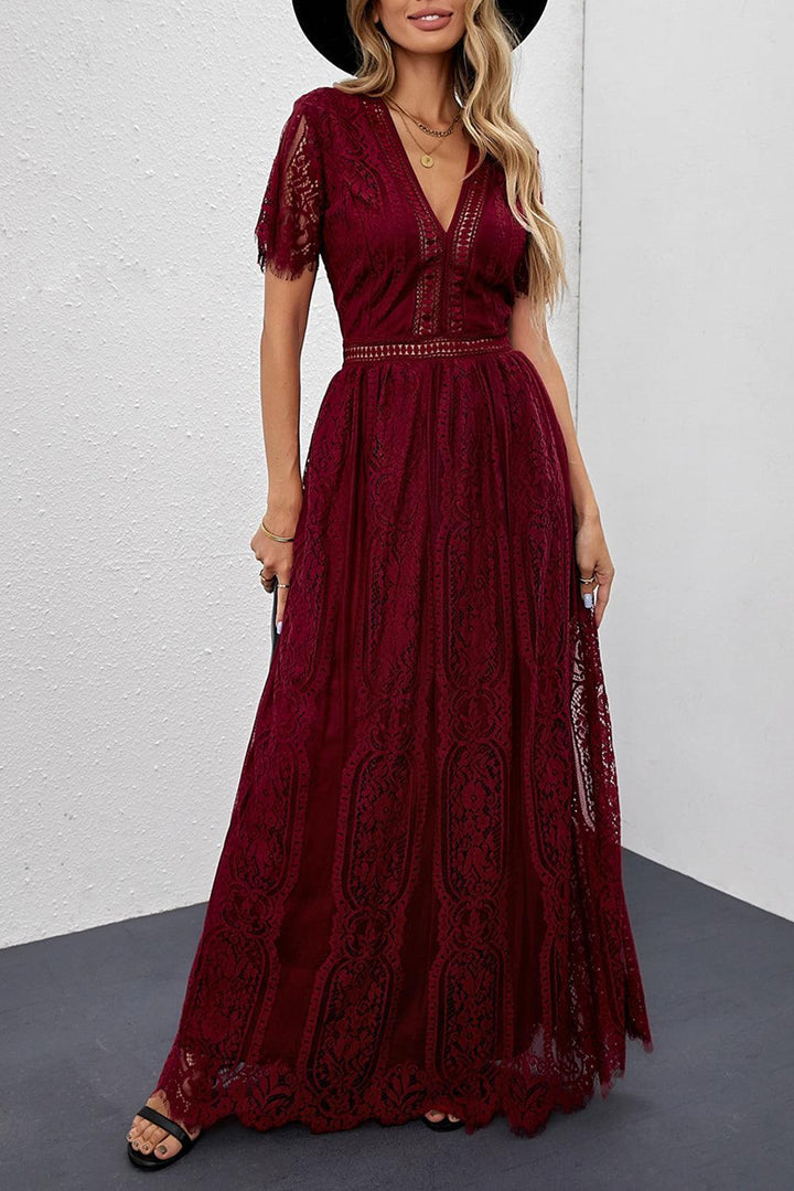 Robe longue fluide en dentelle élégante