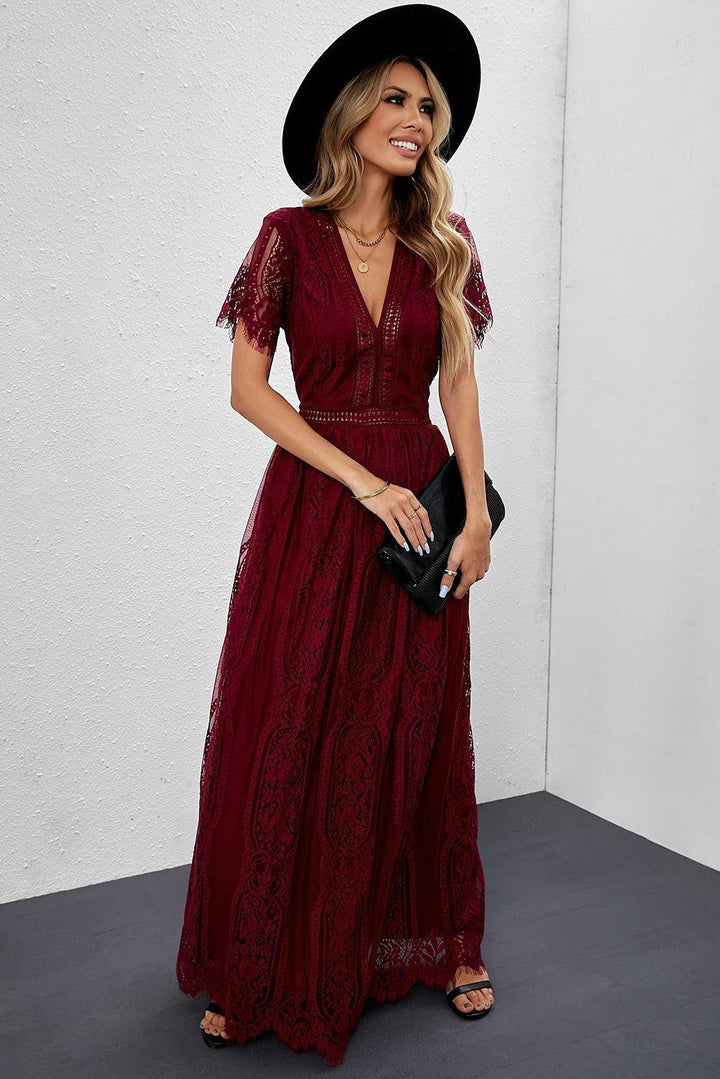 Robe longue fluide en dentelle élégante