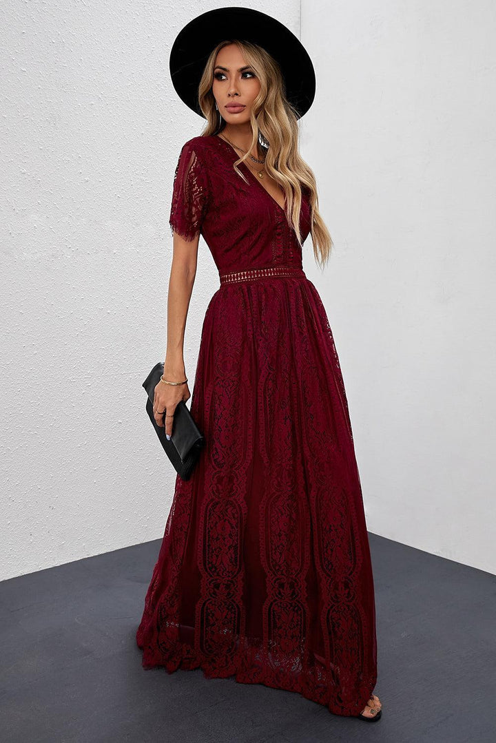 Robe longue fluide en dentelle élégante