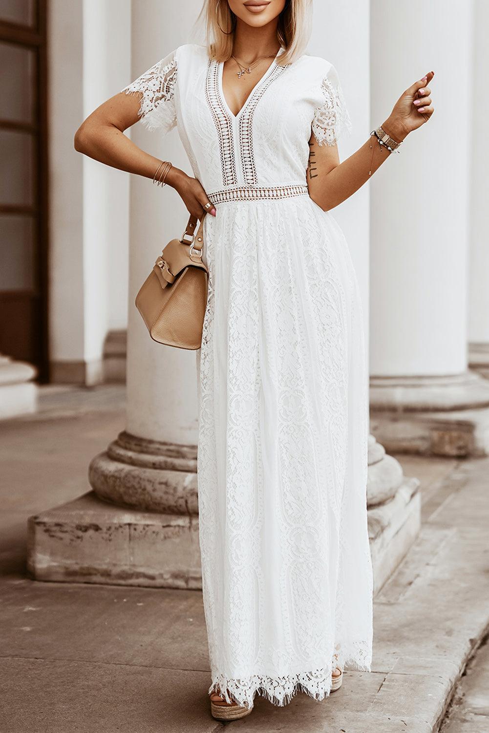 Robe longue fluide en dentelle élégante