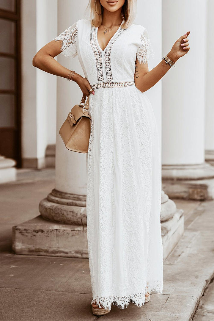 Robe longue fluide en dentelle élégante