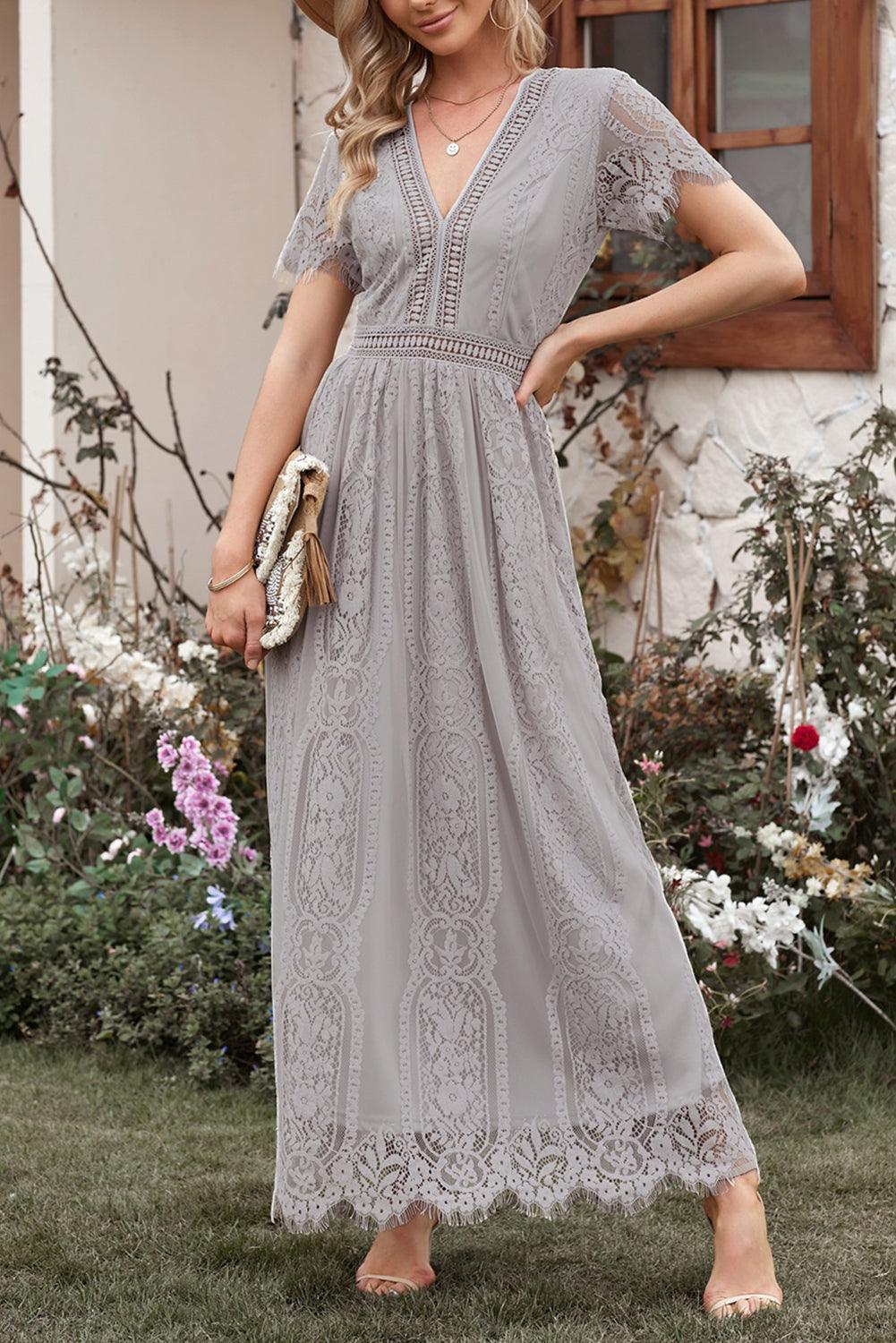Robe longue fluide en dentelle élégante
