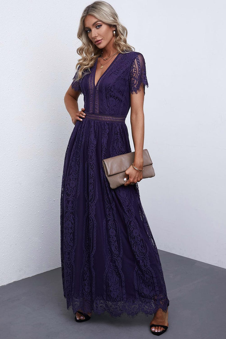 Robe longue fluide en dentelle élégante