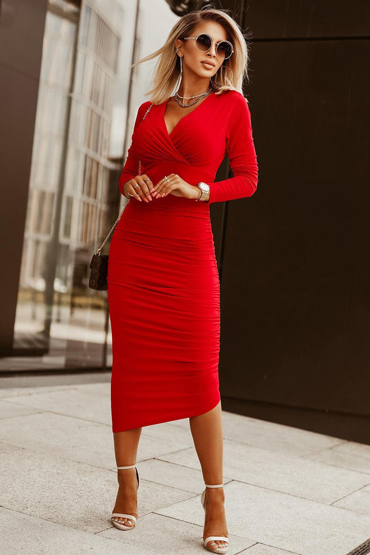 Robe moulante à manches longues chic