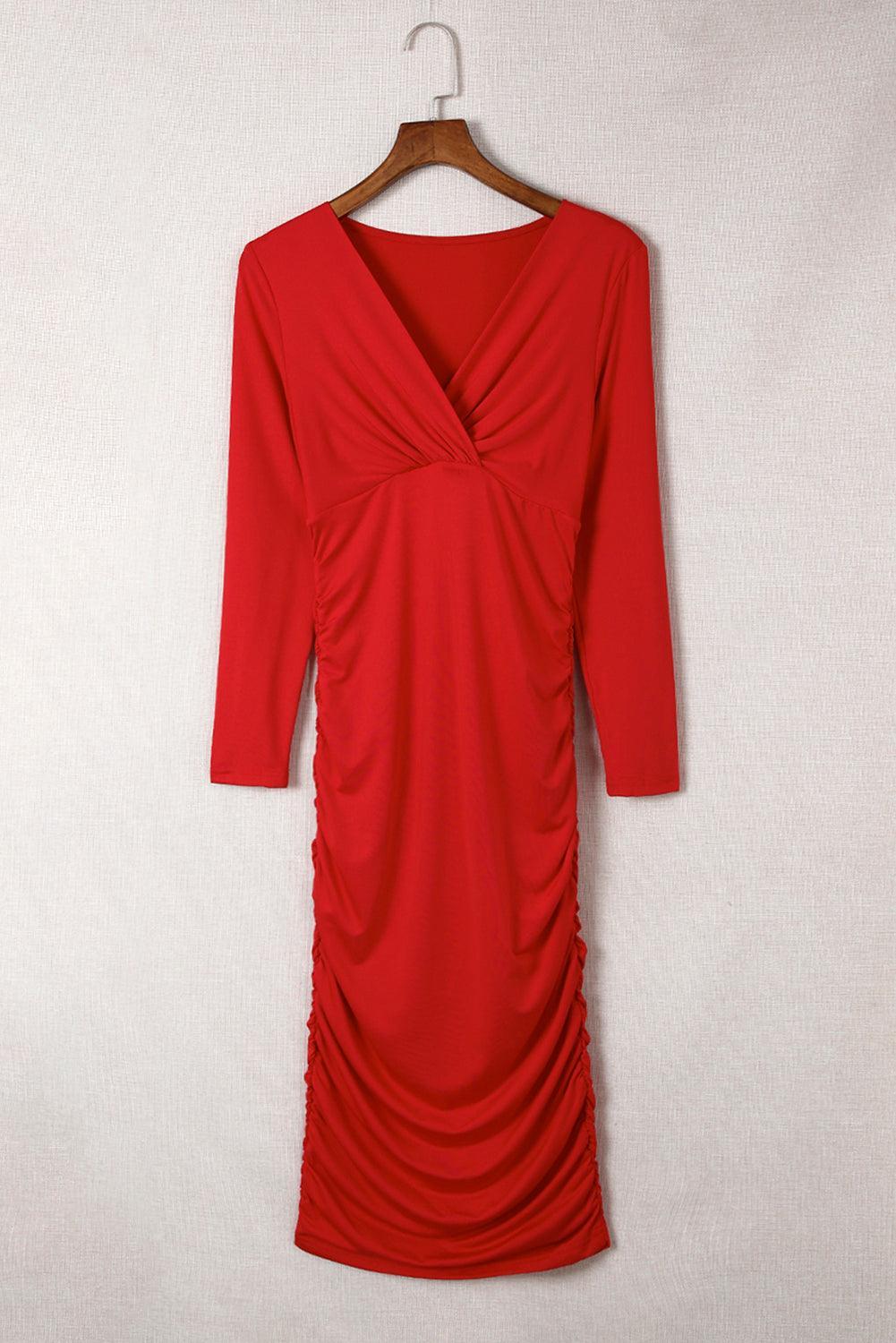 Robe moulante à manches longues chic