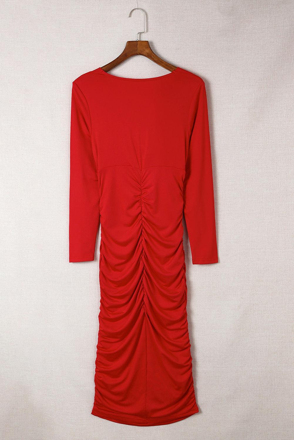 Robe moulante à manches longues chic