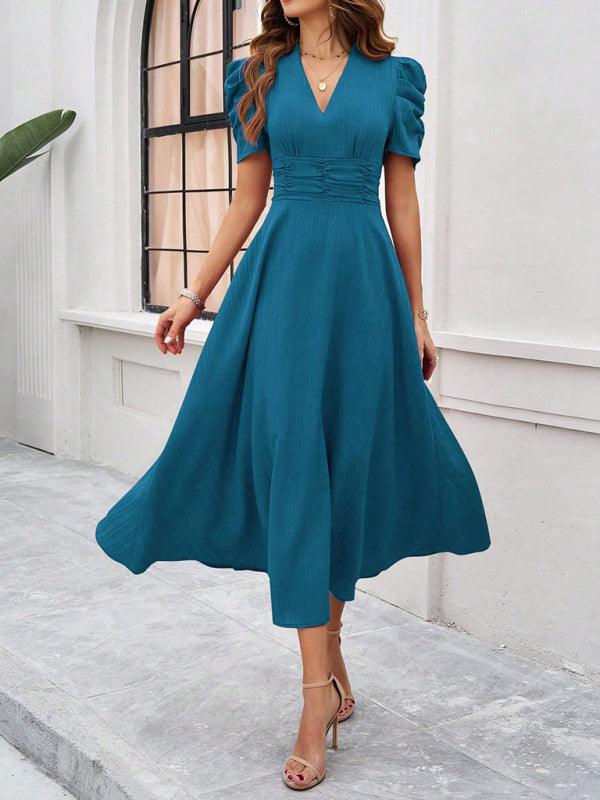 Robe midi fluide col V manches cape