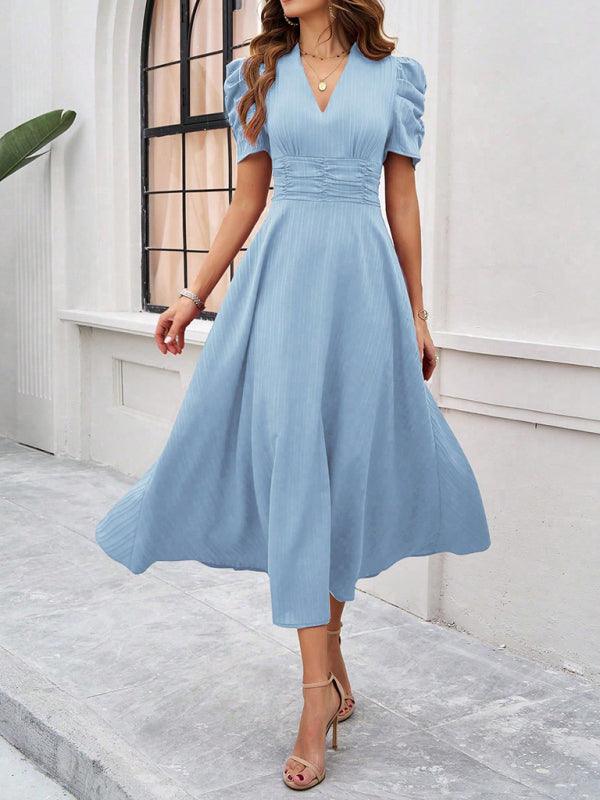 Robe midi fluide col V manches cape