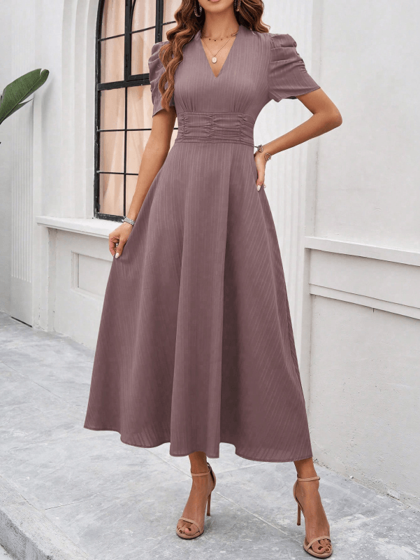Robe midi fluide col V manches cape
