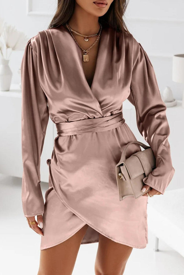 Robe satinée fluide à col V