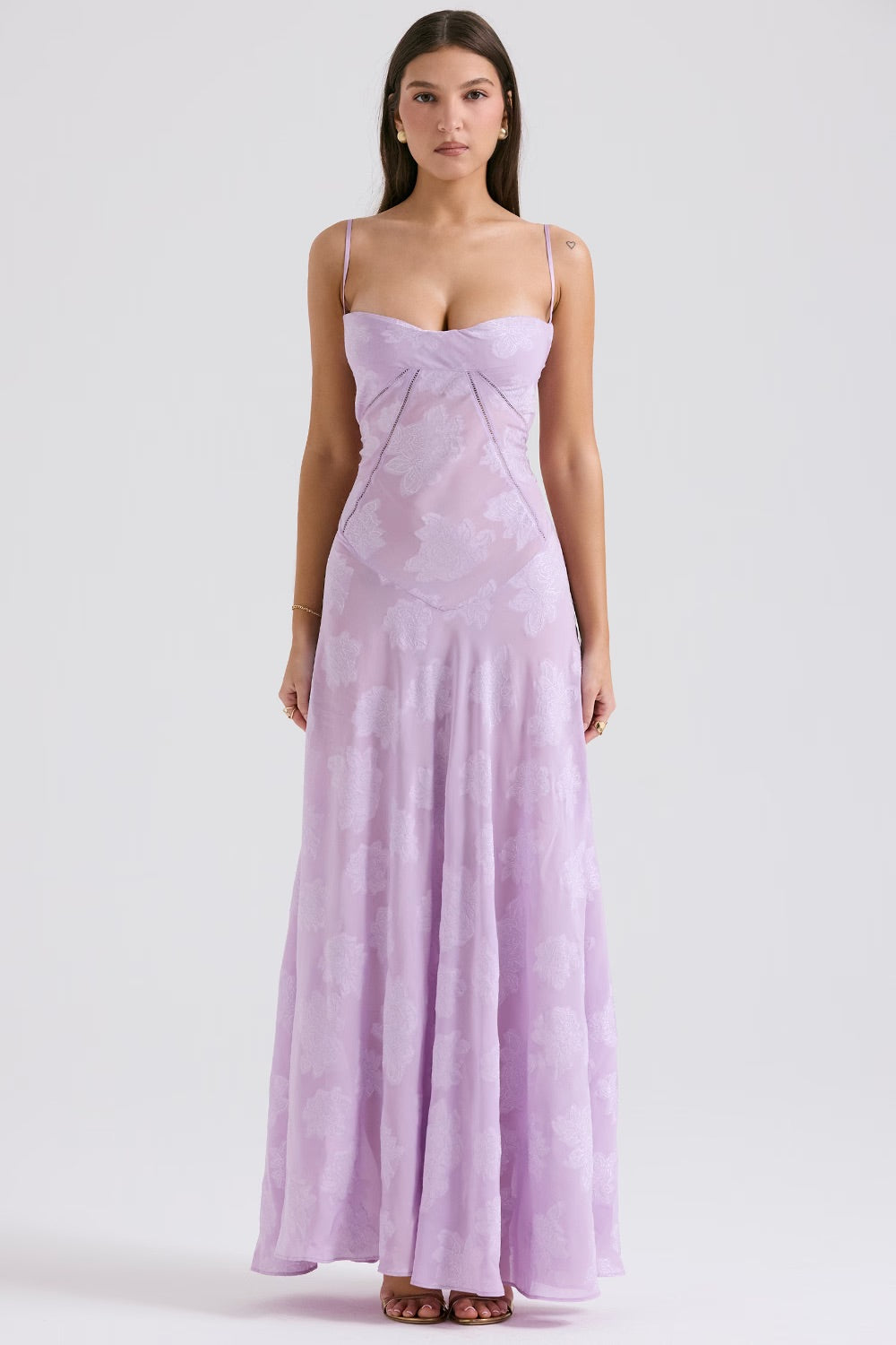 Robe longue en dentelle scintillante avec bretelles fines