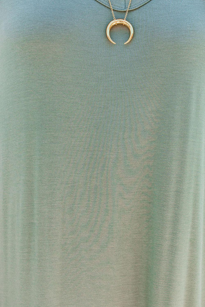 Robe fluide longue à col V